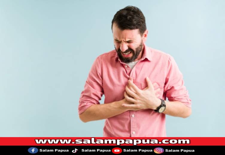 7 Cara Mengatasi Sakit Dada Seperti Ditusuk Yang Mudah Dilakukan