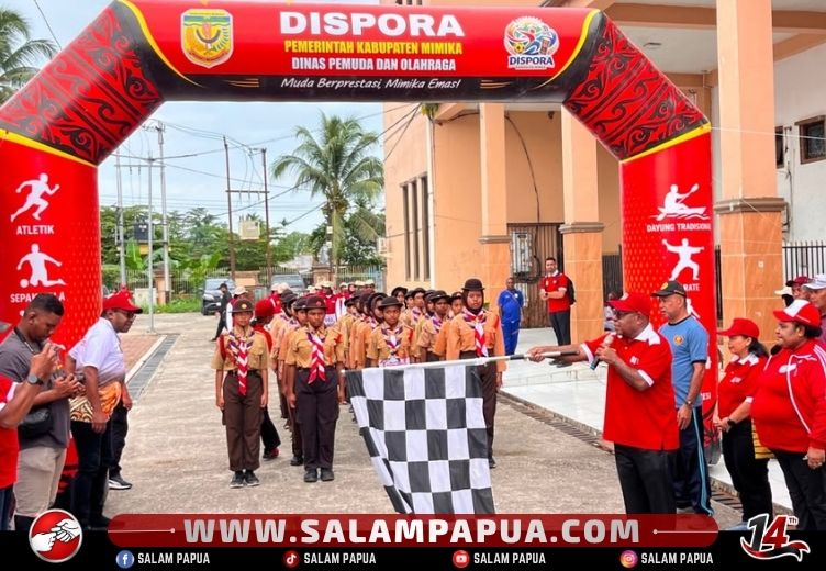 38 Regu Putri Warnai Lomba Gerak Jalan Kreasi HUT Ke-81 RI Di Mimika