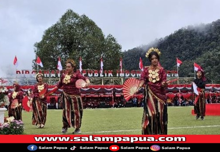 Divisi Central Services bersama Kerukunan Keluarga Sulawesi Selatan menghadirkan Tari Mappadendang di Tembagapura, Sabtu (17/8/2024) (salampapua.com/Foto Corp.Comm PTFI)