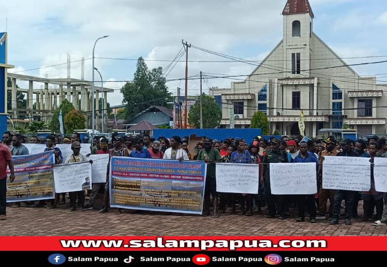 Tuntut Akses Penerbangan Subsidi, Masyarakat Empat Distrik Geruduk Kantor Dishub Mimika