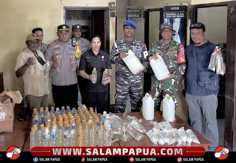 Razia Ketat Di Pelabuhan Pomako, Polisi Amankan 114,8 Liter Miras Dari KM Leuser