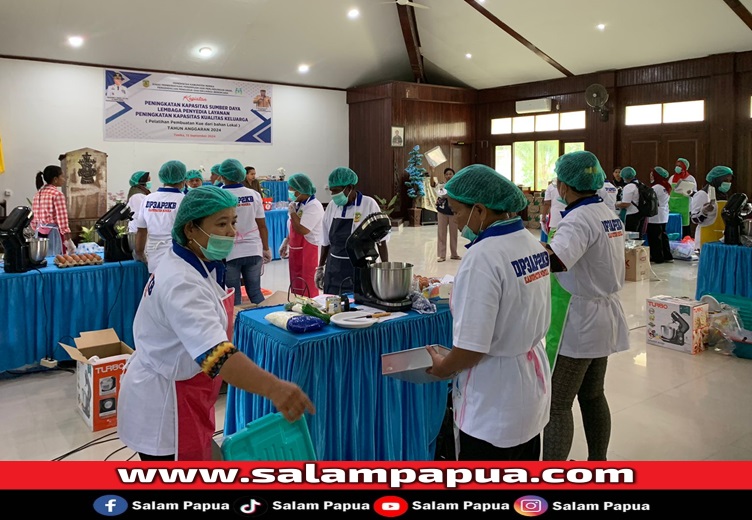 Kader Posyandu Mimika Baru Dan Wania Ikut Pelatihan Pembuatan Kue Dari Bahan Lokal