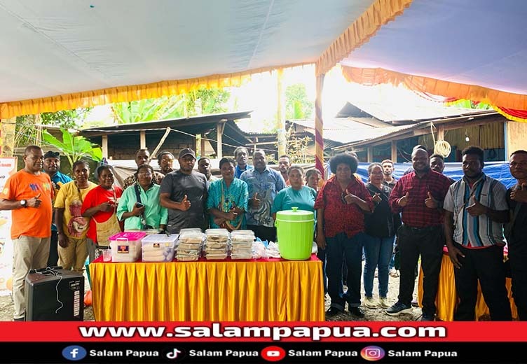 Dukung Pentahbisan Calon Pastor Kamoro, Panitia Gelar Bazar