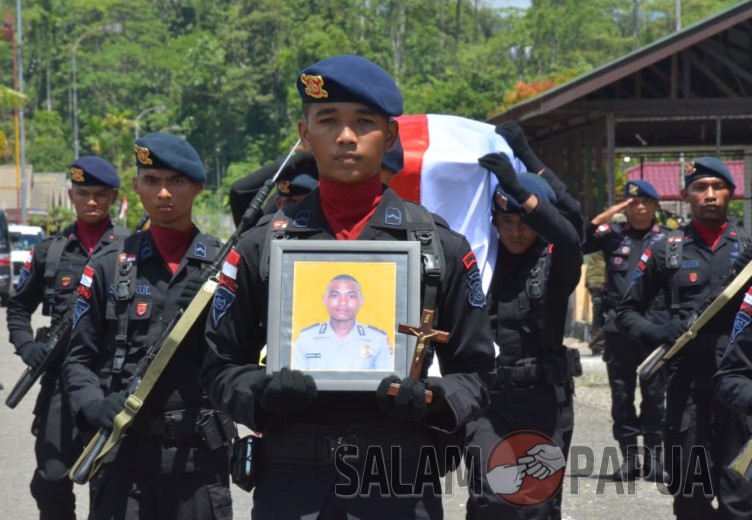 Jenazah Bharada Bonifasius Jawa Diterbangkan Ke NTT
