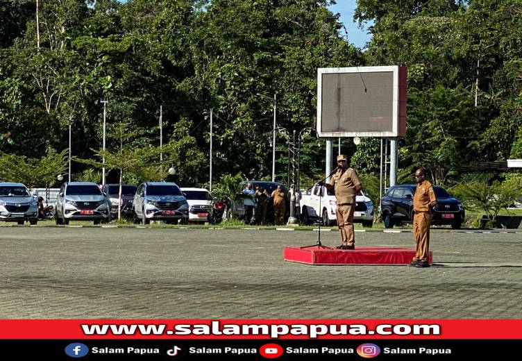 Bupati Mimika: Honorer Yang Terlibat Politik Harus Segera Mengundurkan Diri