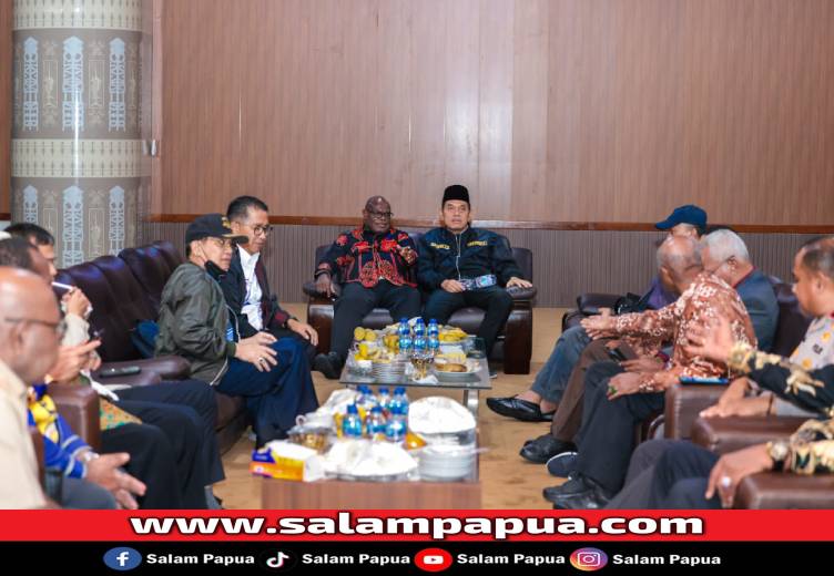 Gubernur Papua Tengah Sambut Wakil Ketua Komisi II DPR RI Dan Dirjen Otda Di Timika