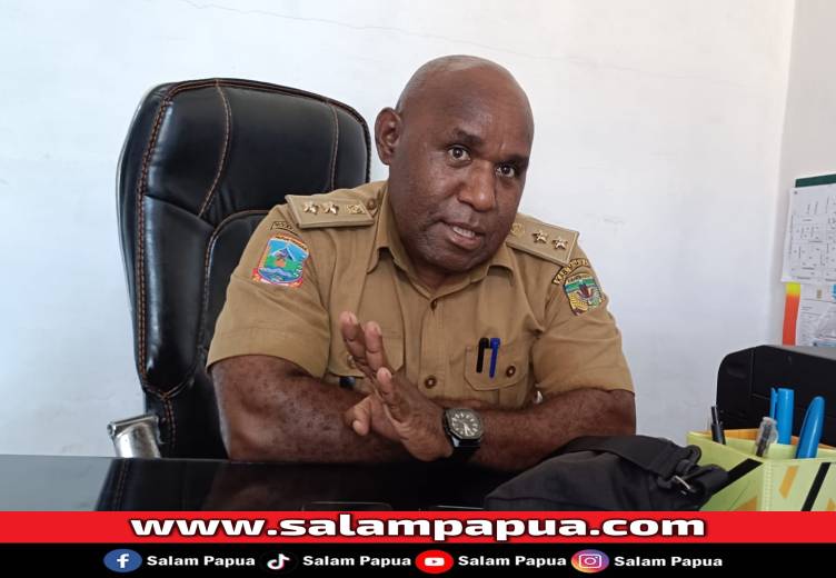 Sampah Masih Menumpuk Hingga Siang, Lurah Kwamki Minta Kesadaran Warga