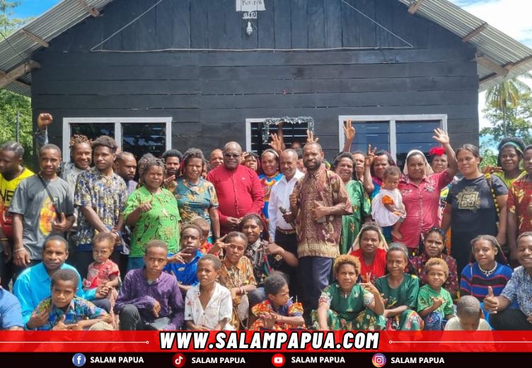 Gubernur Meki Nawipa Kunjungi Gereja GIDI Antiokhia Nabire, Tempat Penting Dalam Perjalanan Politik MeGe