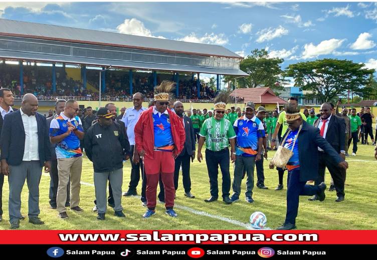 Gubernur Resmi Buka Liga 4 Regional Papua Tengah