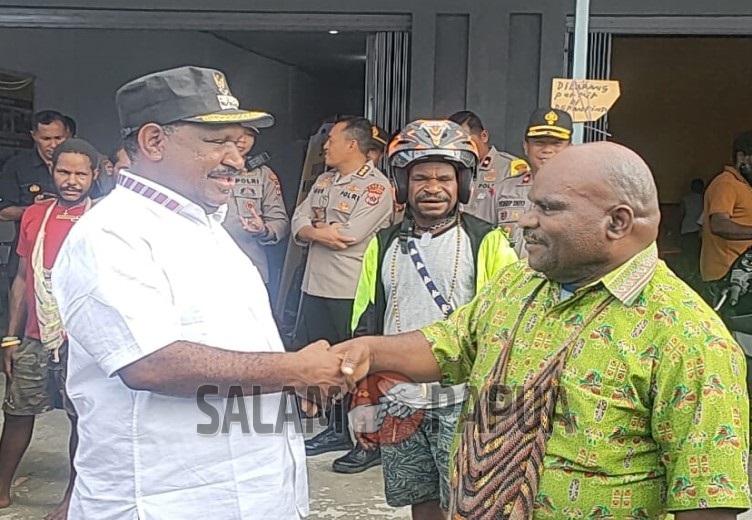 WILLEM WANDIK: ADA 10.000 JIWA YANG TERDAMPAK BENCANA KEKERINGAN DI PUNCAK, 6 ORANG MENINGGAL DUNIA
