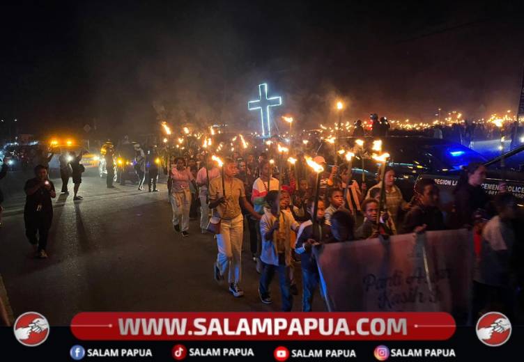 Ribuan Umat Ikuti Pawai Obor, Bupati Mimika Gaungkan Pesan Damai Di Paskah