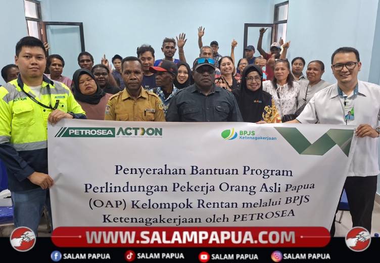 500 Pekerja Rentan OAP Di Koperapoka Terima Kartu BPJS Ketenagakerjaan Dari CSR PT Petrosea