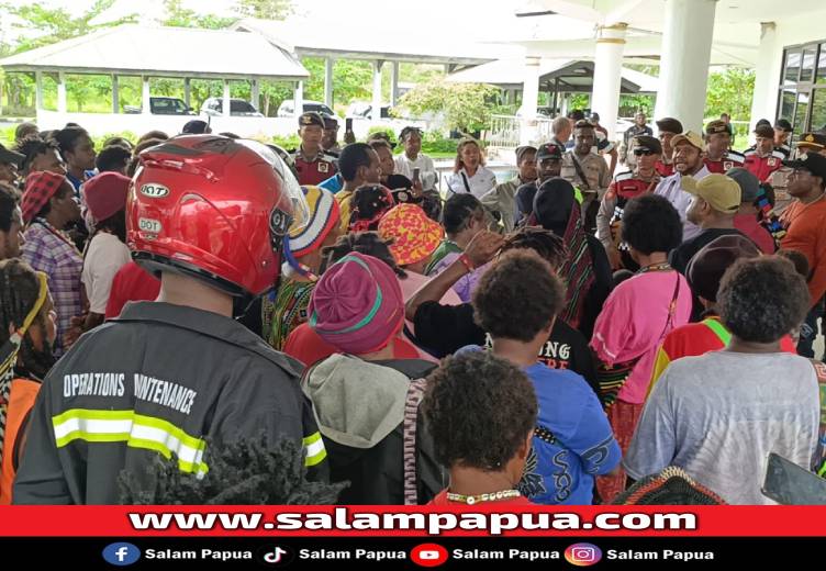 Mama-Mama Papua Seruduk Gedung DPRK Mimika, Desak Perda Perlindungan Pangan Lokal Segera Diterbitkan