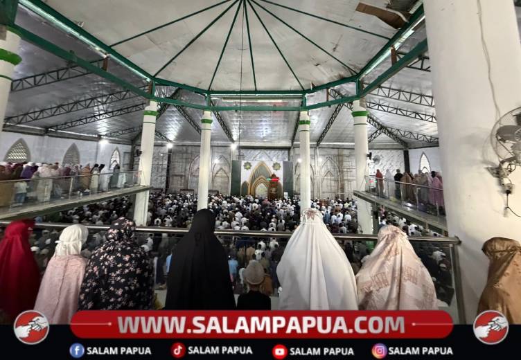 Momentum Idul Fitri Di Masjid Babussalam, Ustadz Amirullah Ingatkan Umat Di Timika Jaga Silaturahmi
