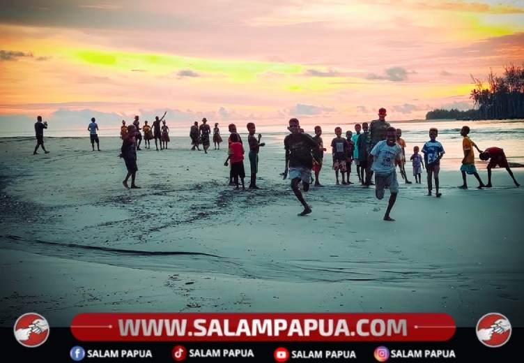 12.	Kehadiran TMMD juga dirasakan oleh anak-anak (Humas Kodim 1710/Mimika)