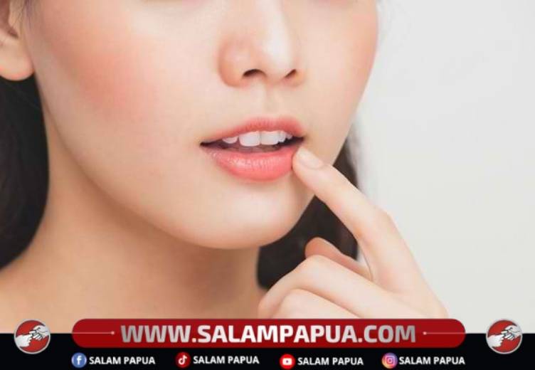 7 Cara Mengatasi Bibir Kering Agar Kembali Lembap Dan Merona