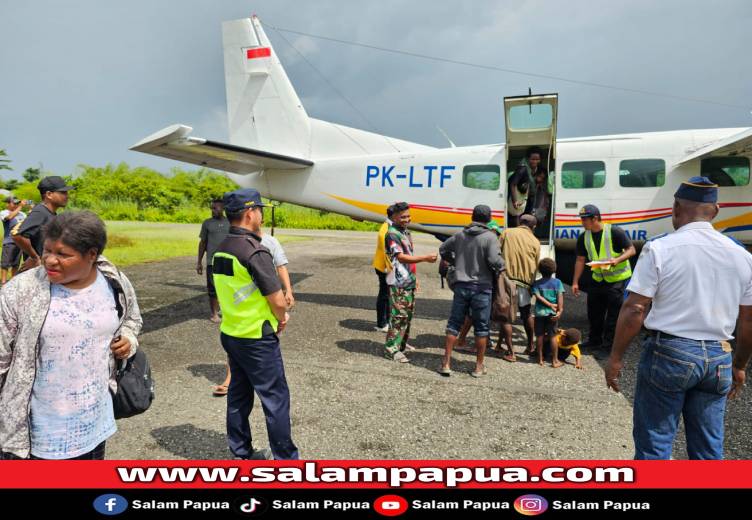 Penerbangan Perintis Akimuga Lancar, Warga Sampaikan Terima Kasih