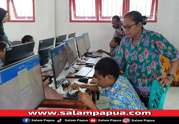 Komputer Terbatas, 106 Siswa SMPN 6 Timika Ikuti ANBK Secara Bergilir