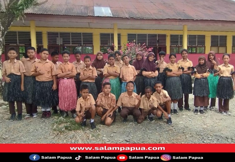 SD Inpres Timika IV Lestarikan Budaya Papua Melalui Kegiatan Ekskul