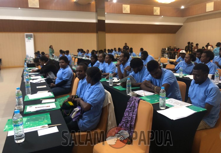 Disparbudpora Gelar Sosialisasi Bahaya Narkoba, Seks Bebas Dan HIV/AIDS Bagi Pemuda OAP Di Mimika