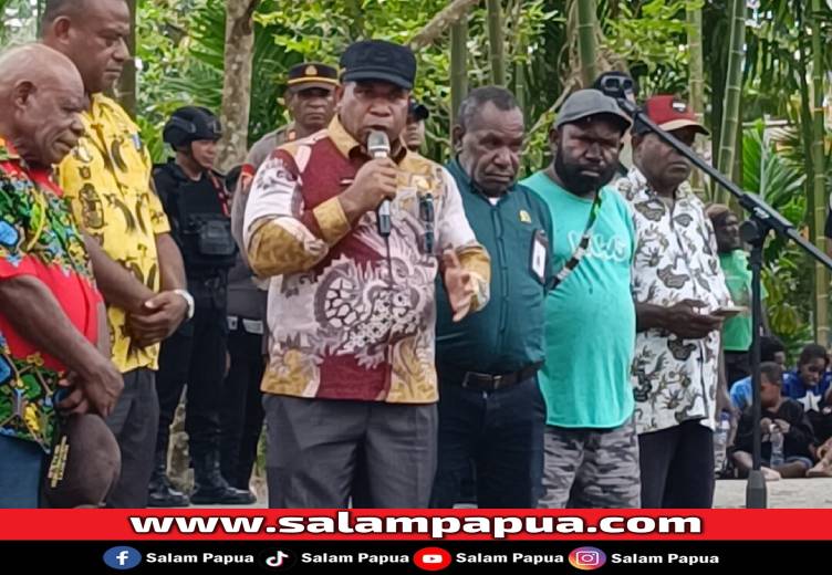 Datangi Warganya Yang Berperang, Pj Sekda Puncak Serukan Damai Di Tanah Mimika