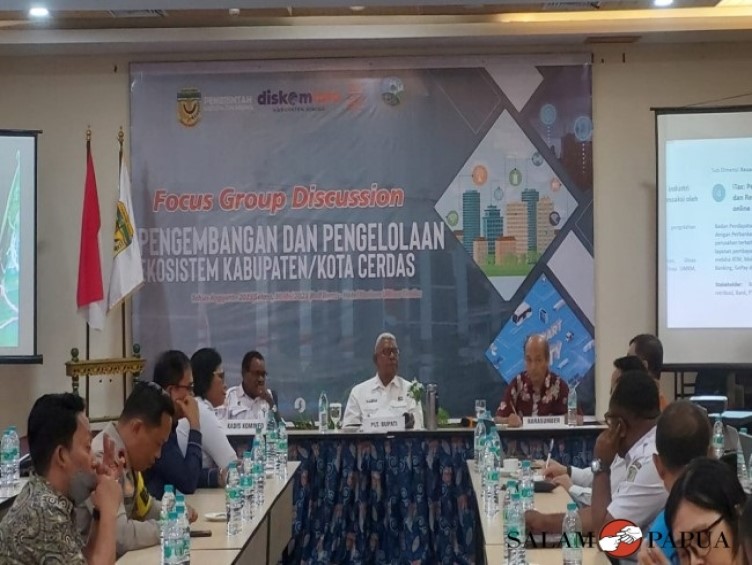 KEMBALI GELAR RAPAT DEWAN SMART CITY, PLT BUPATI TEKANKAN 3 POKOK IMPLEMENTASI SMART CITY DI MIMIKA
