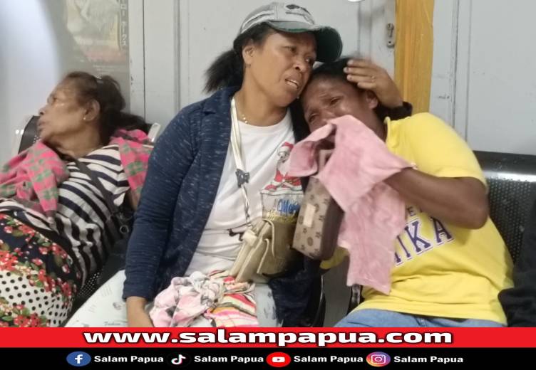 Isak Tangis Istri Iringi Pemulasaraan Suaminya Yang Tewas Dipenggal OTK Di SP9