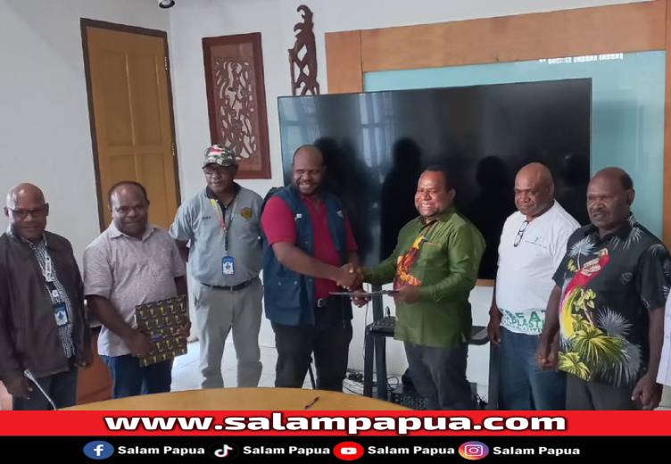 YPMAK Salurkan Bantuan Rp 1,5 Miliar Untuk GKII Wilayah 2 Papua Tengah Dan GKII Amungsa Timika