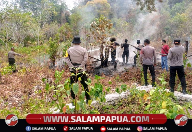 Gerak Cepat Polres Biak Numfor Padamkan Dua Titik Api Karhutla Di Distrik Yendidori