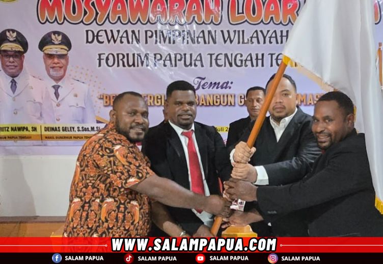 Adrian Thie Dan Karo Enumbi, Nahkoda Baru Forum Papua Tengah Terang