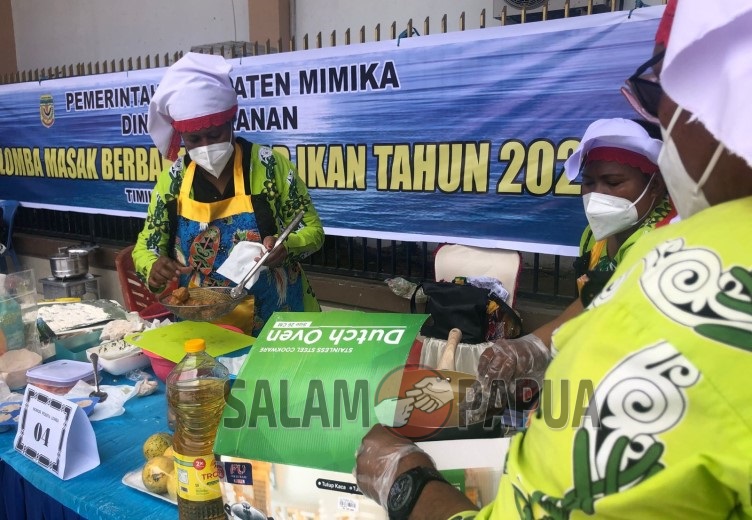 IKUT PERLOMBAAN MEMASAK, DISTRIK WANIA TAMPILKAN PRODUK OLAHAN TEPUNG SAGU