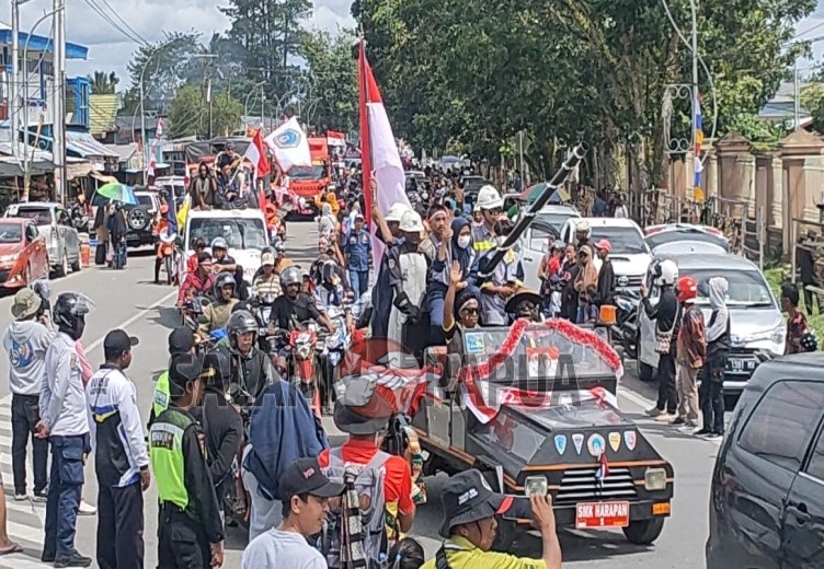 Pawai Ratusan Kendaraan Hias Menambah Semarak HUT RI Ke-78 Di Mimika