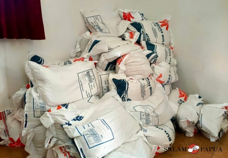 BERAS BANTUAN MENUMPUK DI KANTOR LURAH TIMIKA INDAH