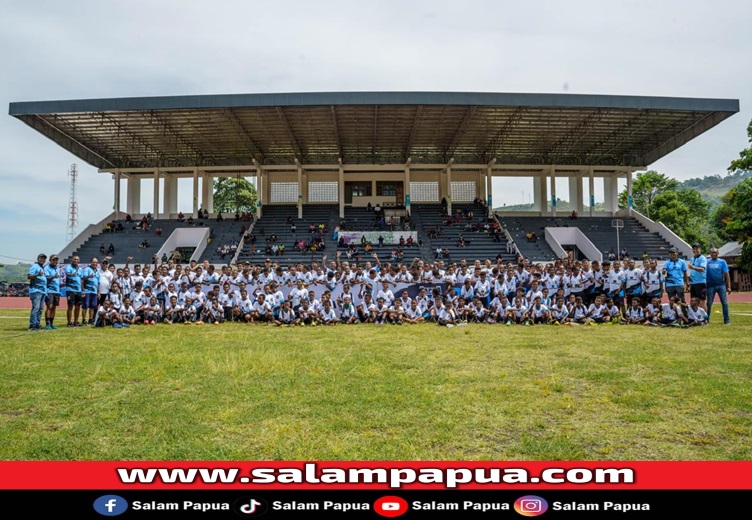 30 Anak Papua Terpilih Sebagai Siswa Angkatan Ke-3 Papua Football Academy Inisiasi Freeport Indonesia