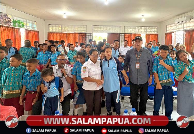 Kunker Ke SLB Timika, Yohanes Felix Minta Pemprov Beri Perhatian Lebih