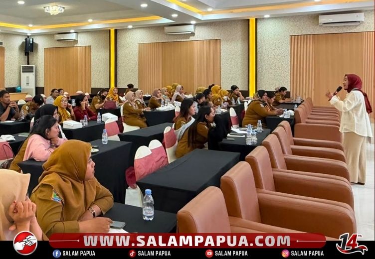 Dinkes Mimika Latih Bidan Pustu Jadi Juru Imunisasi Andal