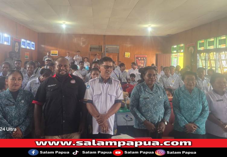 KPA Papua Tengah Dan TPPKK Gelar Sosialisasi Bahaya HIV-AIDS Di SMA Mandala Nabire