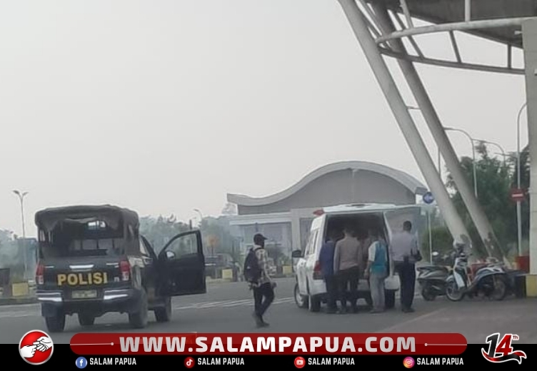 Asap Tebal Gagalkan Pendaratan Di Bandara Enarotali, Bocah 12 Tahun Meninggal Dunia Di Dalam Pesawat