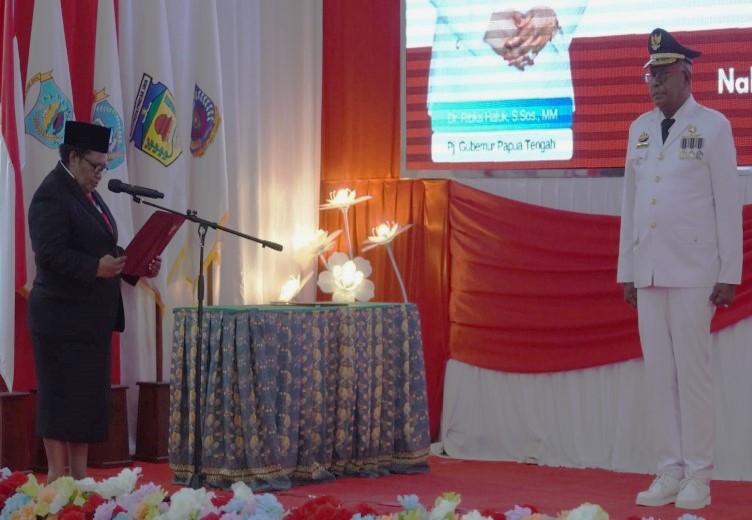 Johannes Rettob Diaktifkan Kembali Sebagai Wakil Bupati Mimika 2019-2024