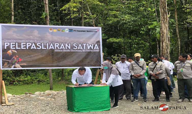 DUKUNG PELESTARIAN SATWA, FREEPORT LARANG KARYAWANNYA MEMELIHARA SATWA YANG DILINDUNGI