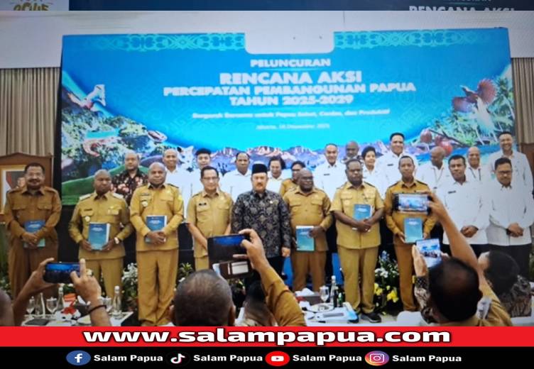 Foto bersama Mendagri Tito Karnavian dan Menteri PPN/Kepala Bappenas, Rachmat Pambudy bersama 6 gubernur se-Tanah Papua pada Peluncuran RAPPP di Jakarta, Selasa (16/12/2025)(Screenshooot Salampapua.com/Sianturi)