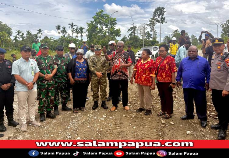 Siap Dibangun, Pemkab Mimika Buka Palang Jalan Tembusan Petrosea Ke Jalan Baru