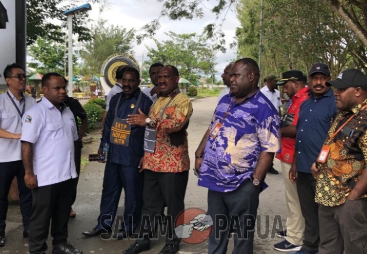 TINGKATKAN MUTU PENDIDIKAN DI KABUPATEN PUNCAK, BUPATI DAN DPRD PUNCAK STUDI BANDING KE SATP TIMIKA
