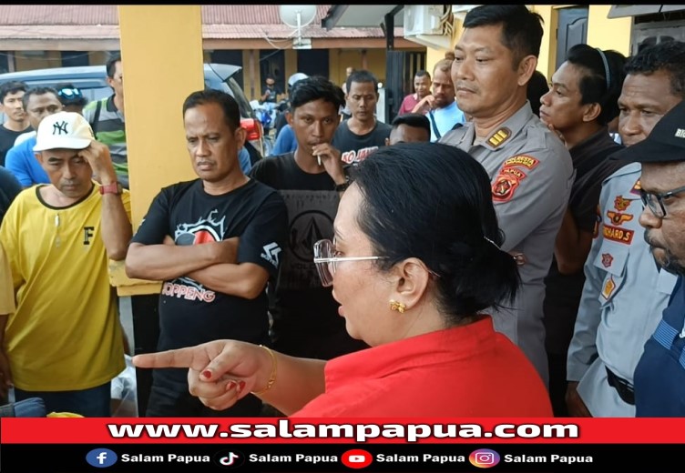 Dituding Acungkan Jari Tengah, Mobil Milik Kuasa Hukum Maxim Dibaret Di Halaman Kantor Polres