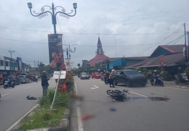 Tabrak Mobil Di Jalan Cenderawasih Timika, Seorang Remaja Kehilangan Tangan Kirinya