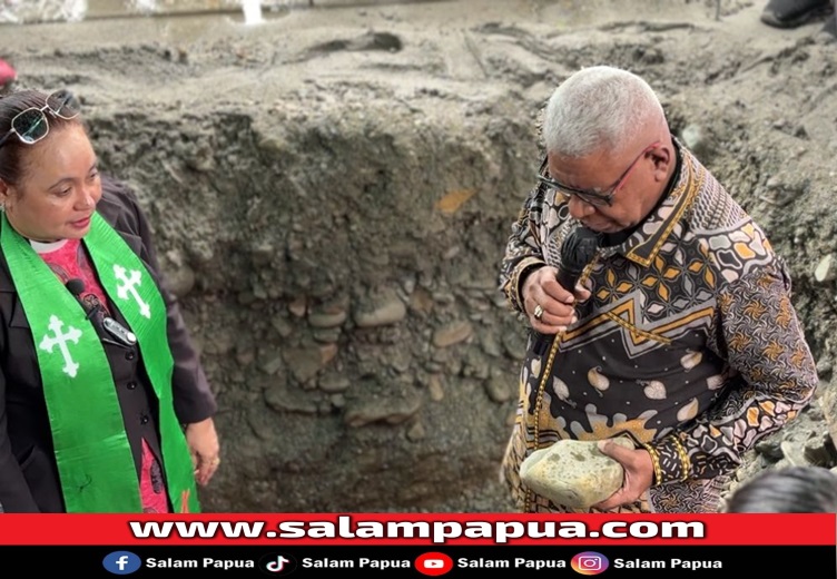 Bupati Mimika John Rettob Melakukan Peletakan Batu Pertama Pembangunan GSG GKI Ebenhaezer Timika