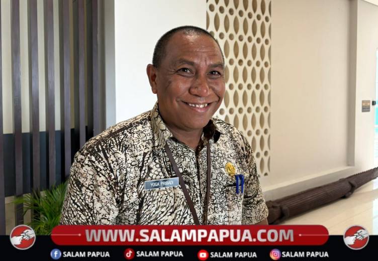 Sempat Viral Jadi “Kolam Pancing”, PUPR Mimika Gandeng Warga Atasi Genangan Di Jalan Ahmad Yani Timika