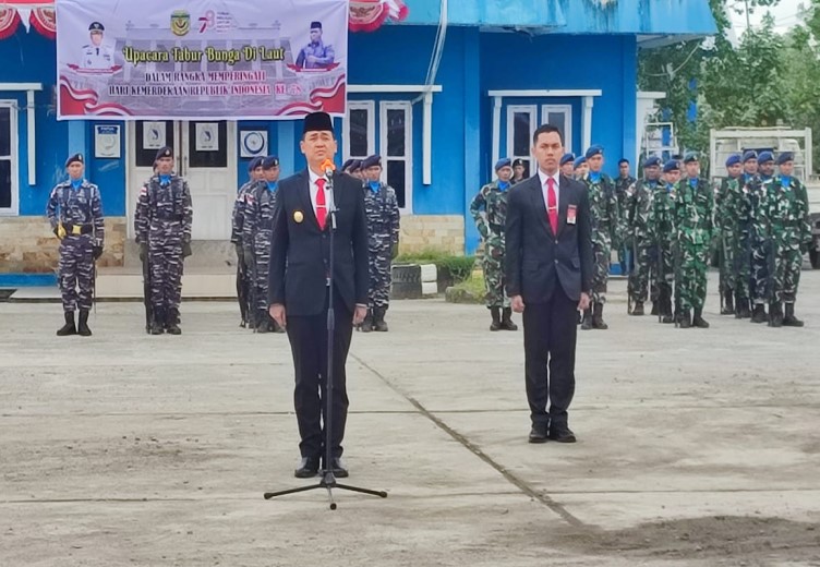 Kenang Jasa Pahlawan Dalam Momentum HUT RI Ke-78, Pemkab Mimika Tabur Bunga Di Pelabuhan Poumako