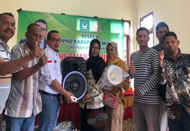 HERMAN GAFUR GELAR RESES TAHAP II TAHUN 2023 DI KELURAHAN OTOMONA MIMIKA BARU