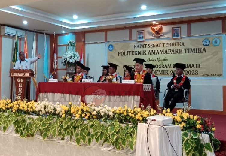 POLITEKNIK AMAMAPARE TIMIKA GELAR WISUDA KE-11, KEPALA LLDIKTI XIV: INI SALAH SATU KAMPUS YANG BERKUALITAS DI TANAH PAPUA